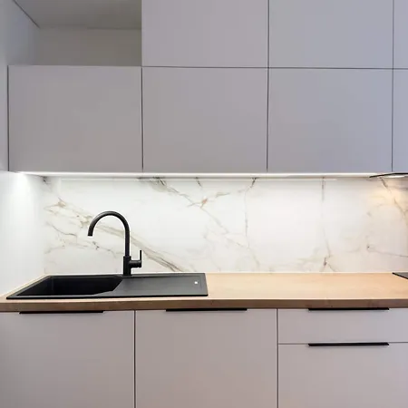 Real Living By Refa Karlin 208 Apartamento