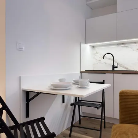 Real Living By Refa Karlin 208 Apartament *