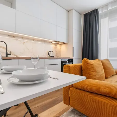 Real Living By Refa Karlin 208 Prag