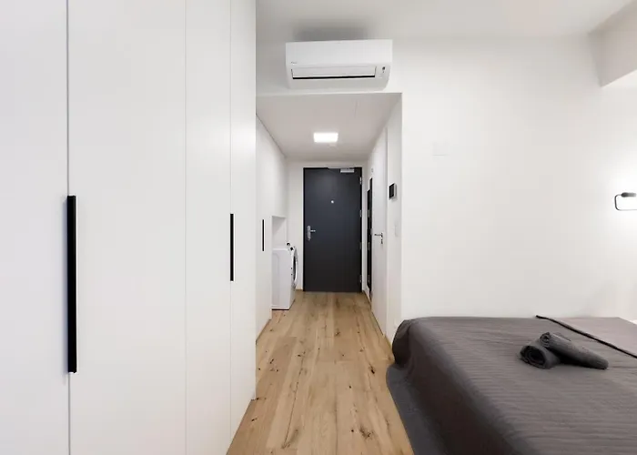Real Living By Refa Karlin 208 Διαμέρισμα Πράγα